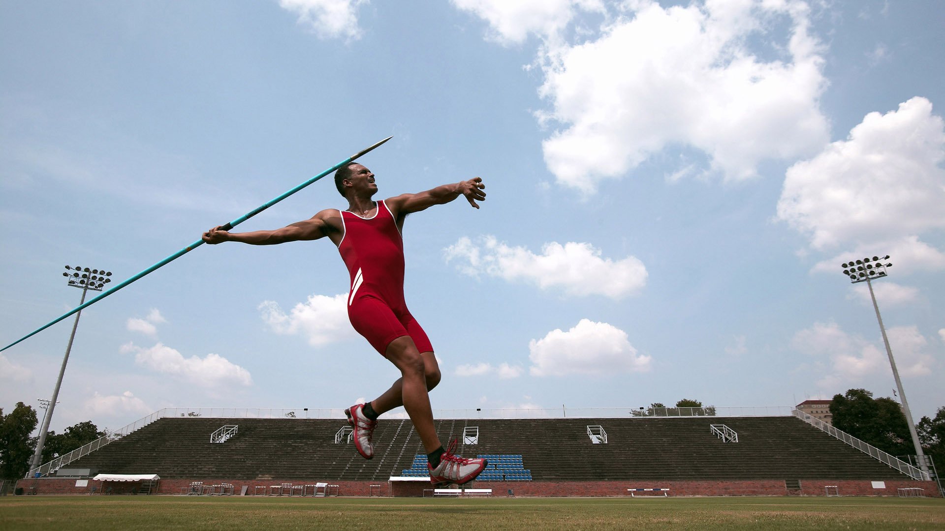 哥伦比亚马术协会设立“Sinjska Alka”奖学金,支持传统马术研究。