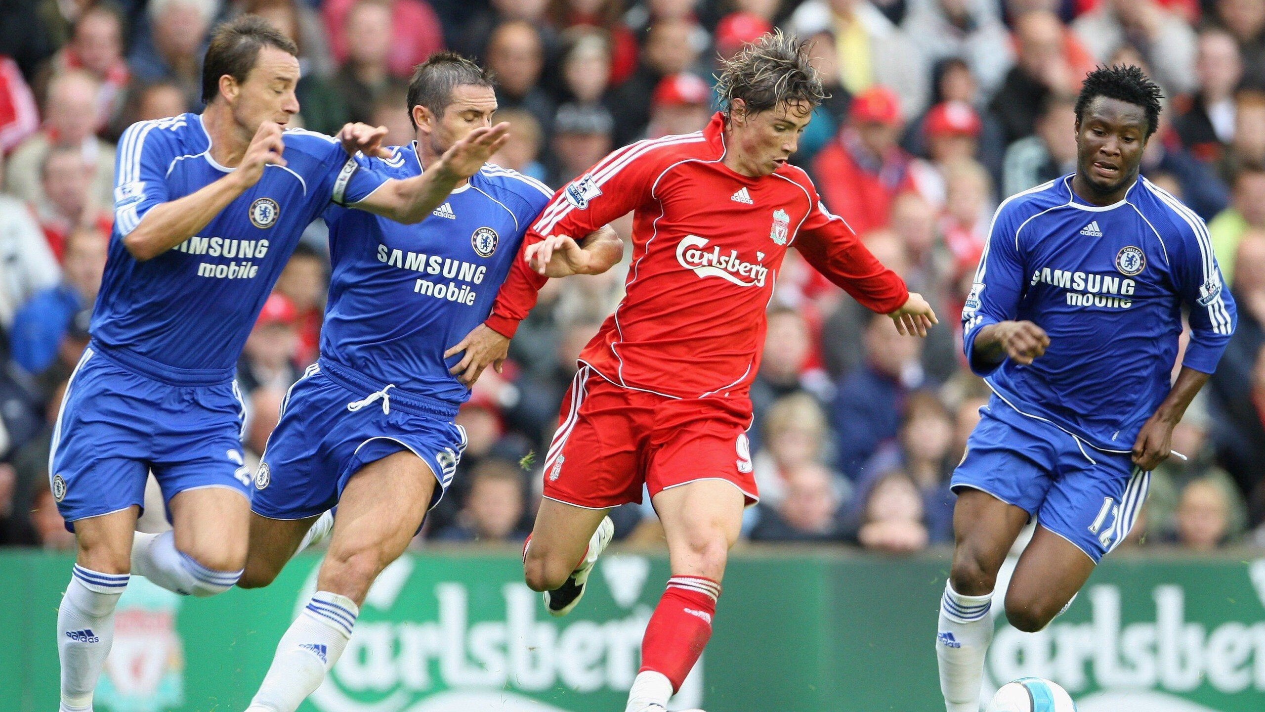 埃弗顿前锋状态火爆,古迪逊公园冲刺保级,古迪逊公园球场和安菲尔德距离